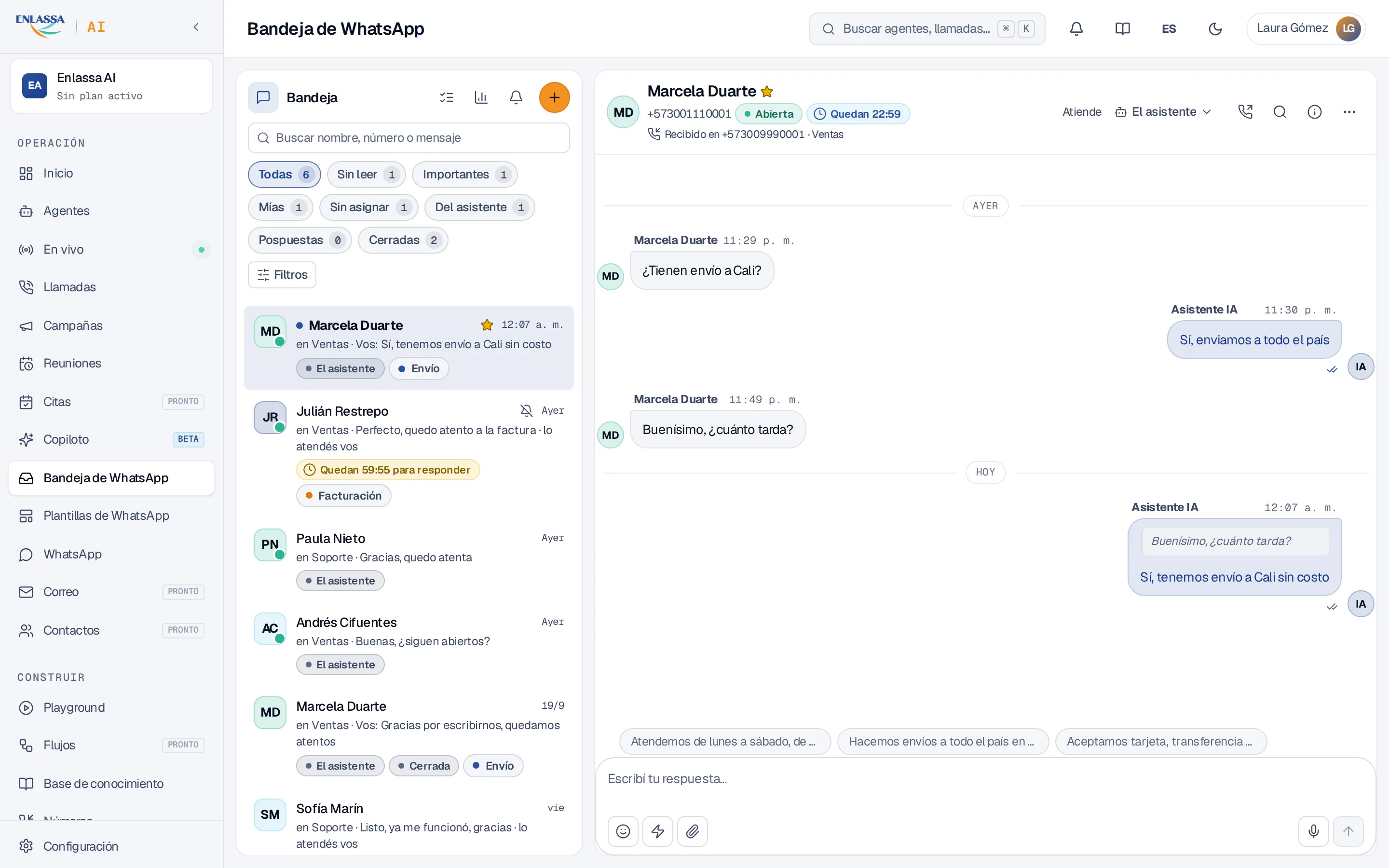 Bandeja de WhatsApp con la lista de conversaciones y un hilo abierto